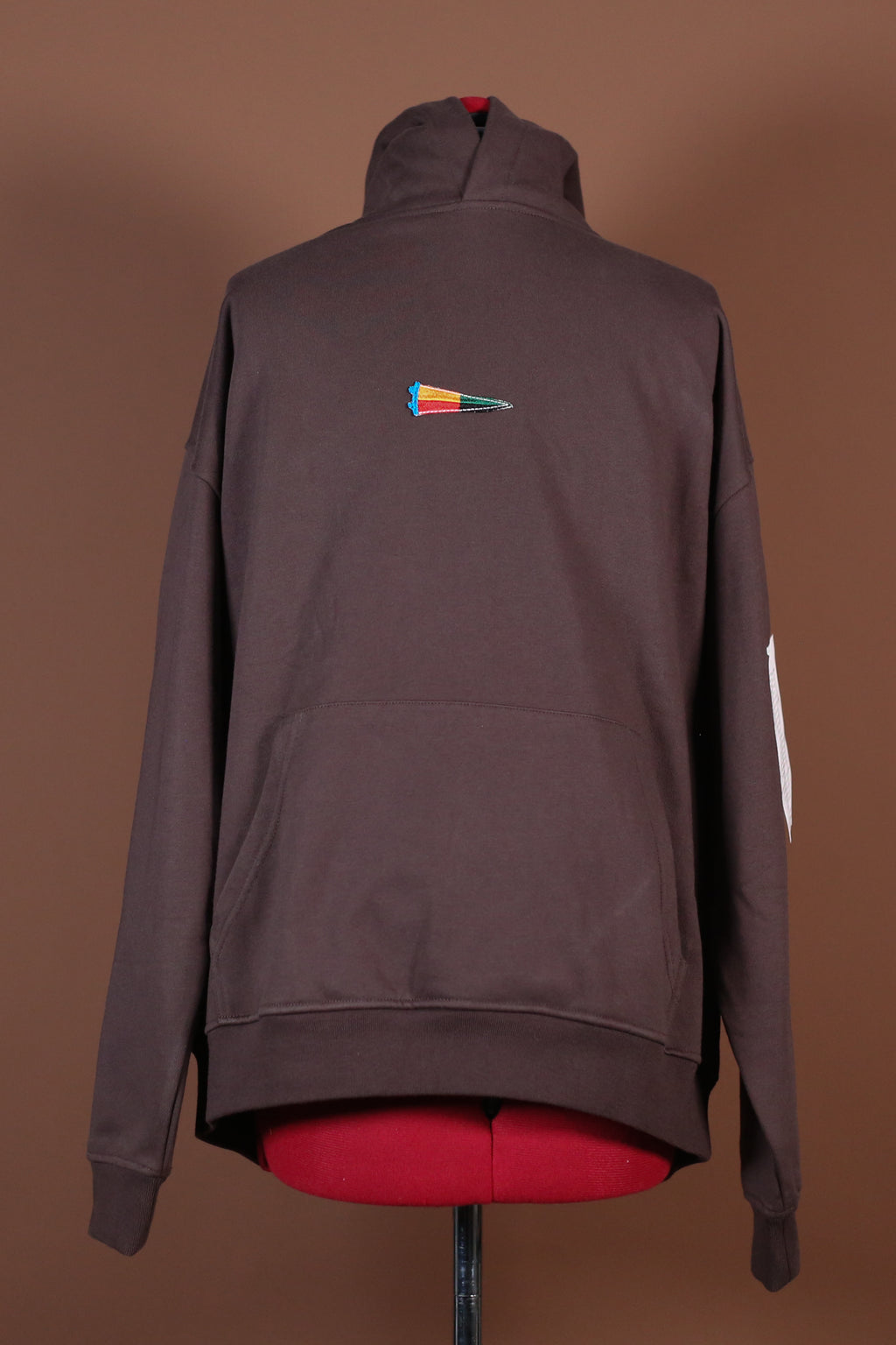 Chronique 002 – Form Pullover / AFRIQUE MON AFRIQUE