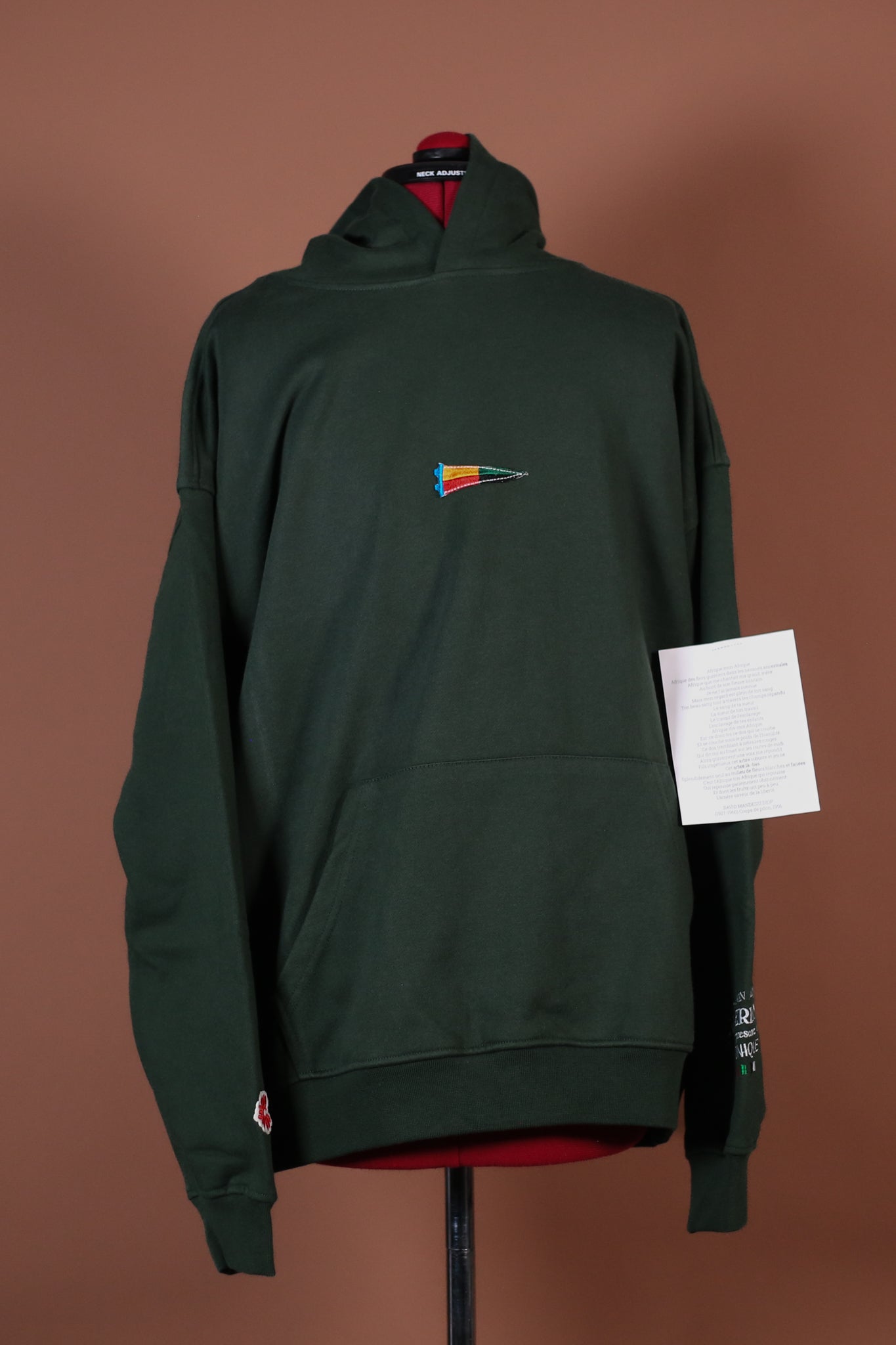 Chronique 002 – Form Pullover / AFRIQUE MON AFRIQUE