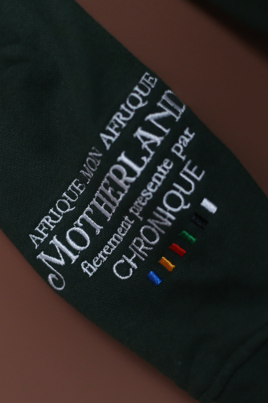 Chronique 002 – Form Pullover / AFRIQUE MON AFRIQUE